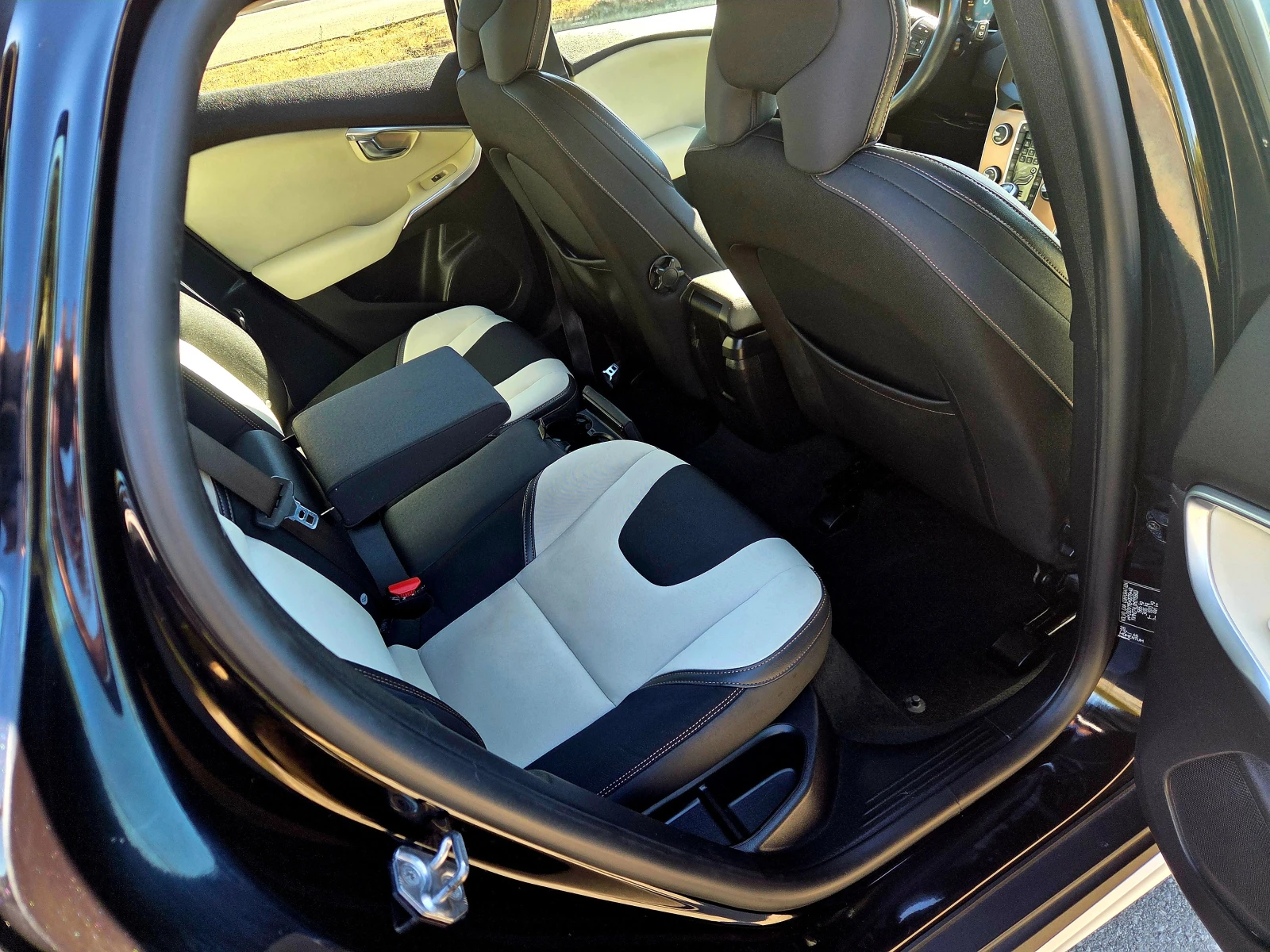 Volvo V40 Cross Country 2000, снимка 13 - Автомобили и джипове - 56312964