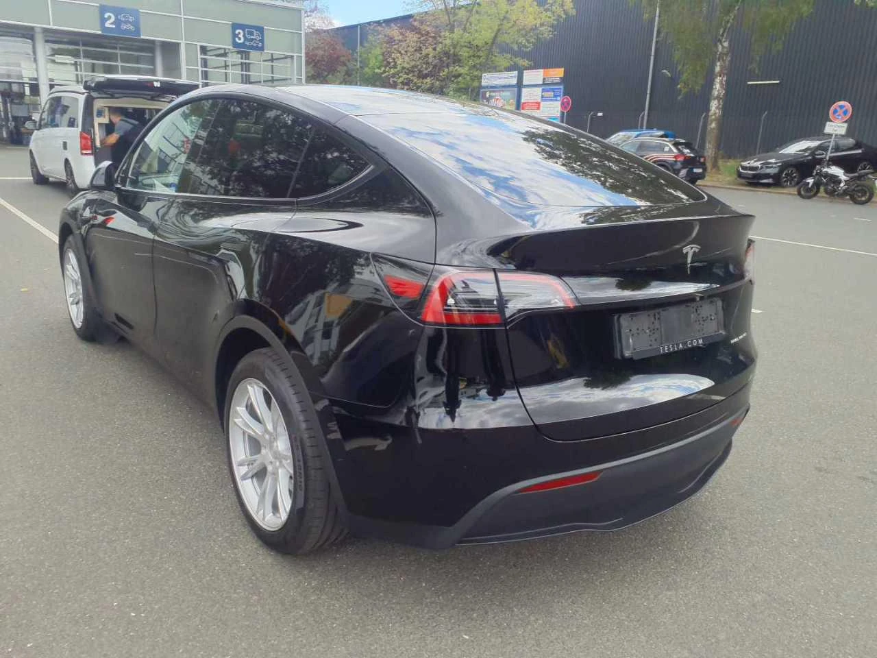 Tesla Model Y Long Range Dual Motor Leather LED Navi 95.2% SoH | Mobile.bg � ����������� 4