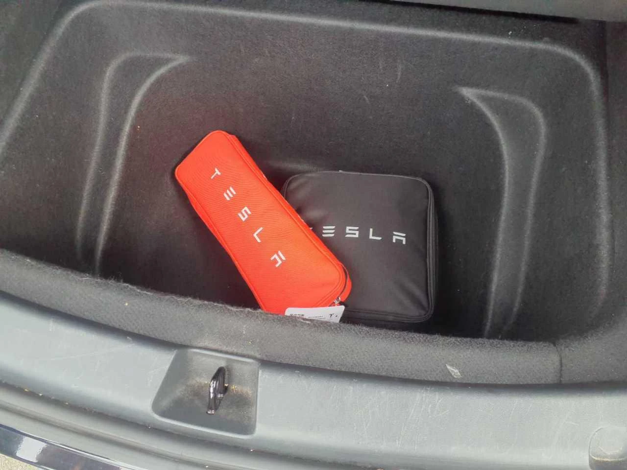 Tesla Model Y Long Range Dual Motor Leather LED Navi 95.2% SoH | Mobile.bg � ����������� 10