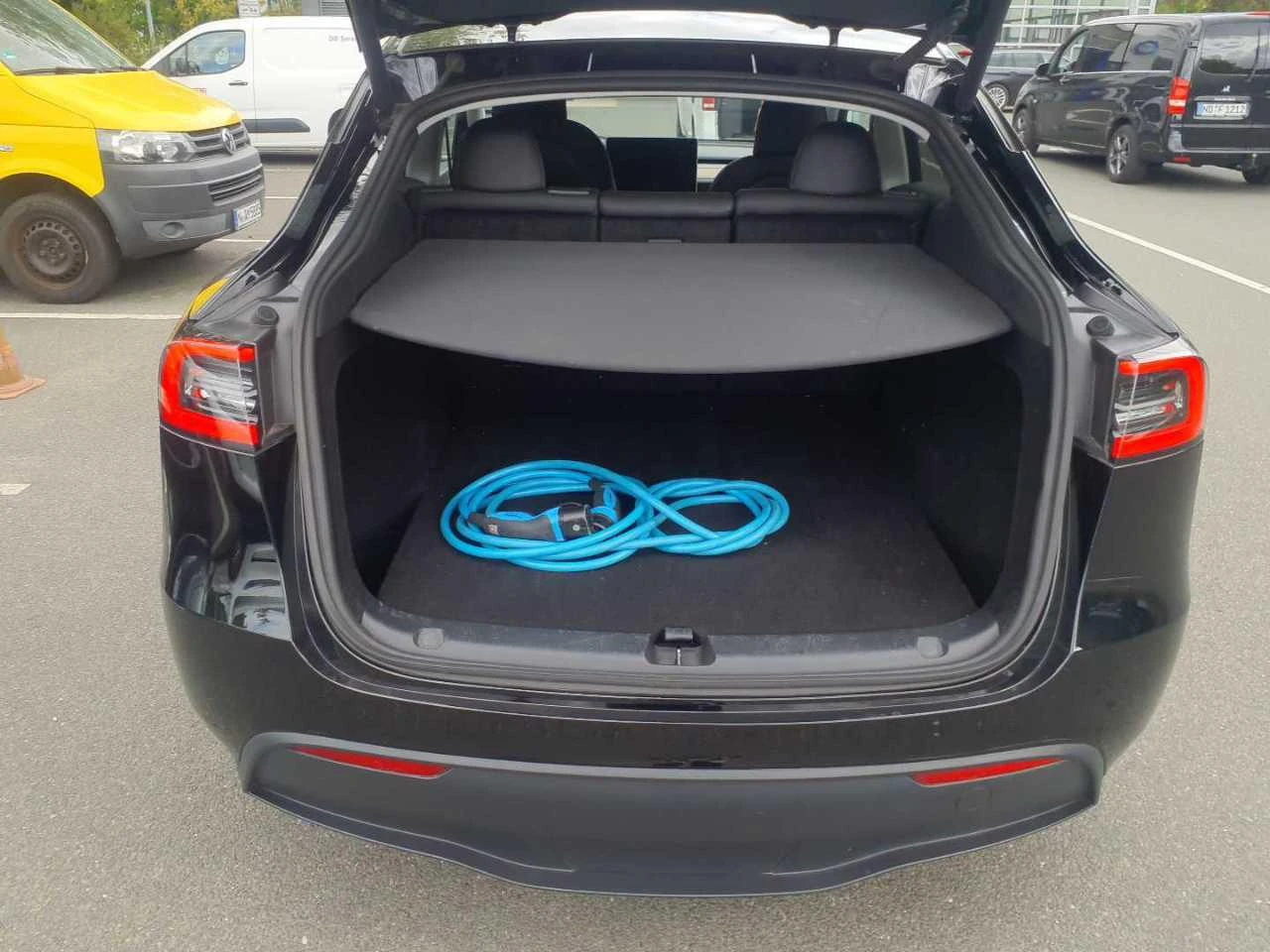 Tesla Model Y Long Range Dual Motor Leather LED Navi 95.2% SoH | Mobile.bg � ����������� 12
