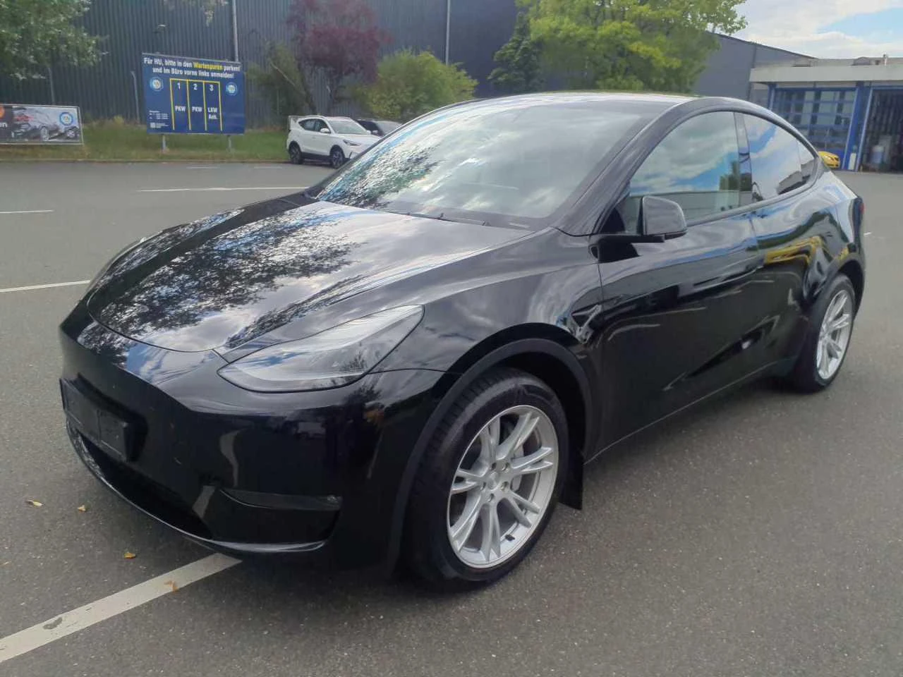 Tesla Model Y Long Range Dual Motor Leather LED Navi 95.2% SoH | Mobile.bg � ����������� 2