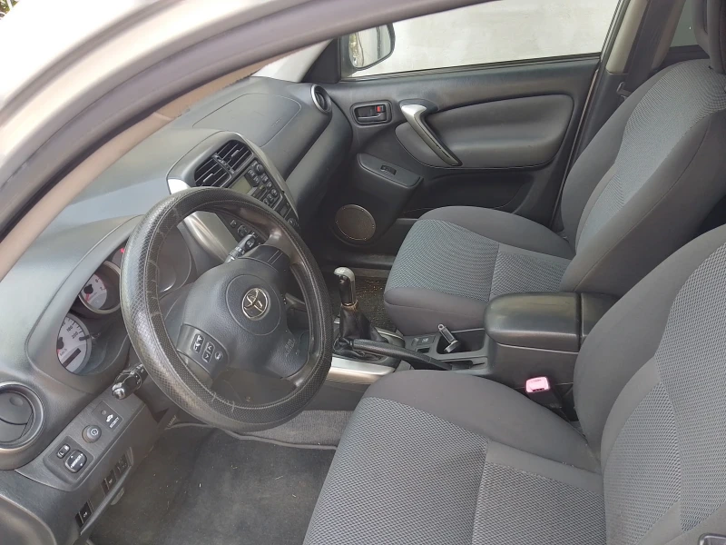 Toyota Rav4, снимка 6 - Автомобили и джипове - 47480017