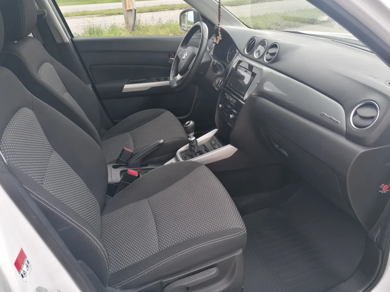 Suzuki Vitara 1.6 D 4X4 , снимка 11 - Автомобили и джипове - 51353115