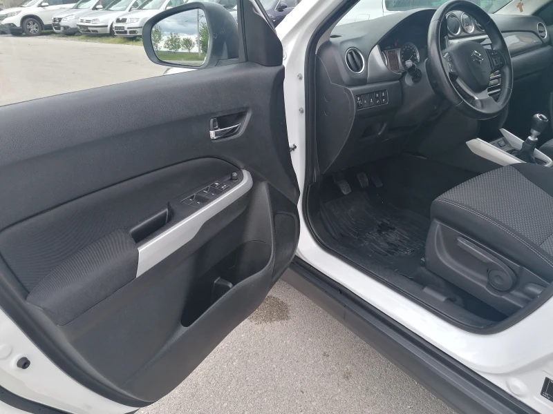 Suzuki Vitara 1.6 D 4X4 , снимка 10 - Автомобили и джипове - 51353115