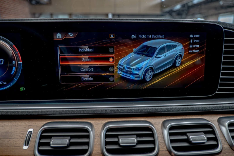 Mercedes-Benz GLE 350 e/AMG/Coupe/4Matic/Burmester/Камера360, снимка 12 - Автомобили и джипове - 50433746