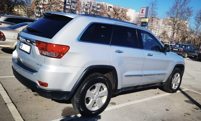Jeep Grand cherokee 3.0D-LIMITED-241KC-4x4-КОЖА-ПОДГРЕВ-КАМЕРА-KEYLESS, снимка 4 - Автомобили и джипове - 52432475