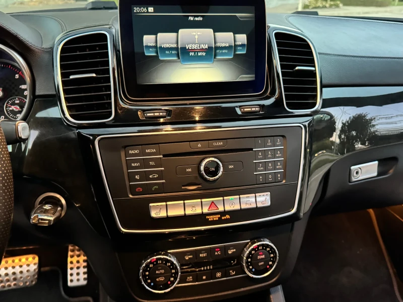 Mercedes-Benz GLE 350 D/AMG/Cou pe/Harman Kardon/Камера360/Панор ама/, снимка 9 - Автомобили и джипове - 52190710