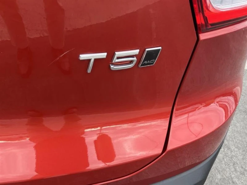 Volvo XC40 * АВТО КРЕДИТ* ЦЕНА ДО БГ * Сервизна история * , снимка 6 - Автомобили и джипове - 53014293