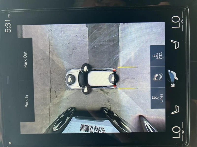 Volvo XC40 * АВТО КРЕДИТ* ЦЕНА ДО БГ * Сервизна история * , снимка 15 - Автомобили и джипове - 53014293