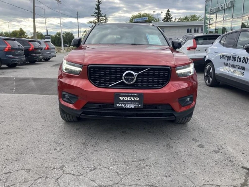 Volvo XC40 * АВТО КРЕДИТ* ЦЕНА ДО БГ * Сервизна история * , снимка 2 - Автомобили и джипове - 53014293