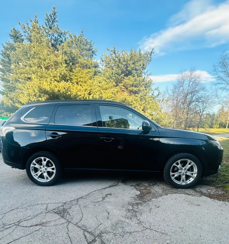 Mitsubishi Outlander Mitsubishi Outlander 2.2D 4WD, 7 местен, снимка 7 - Автомобили и джипове - 53459200