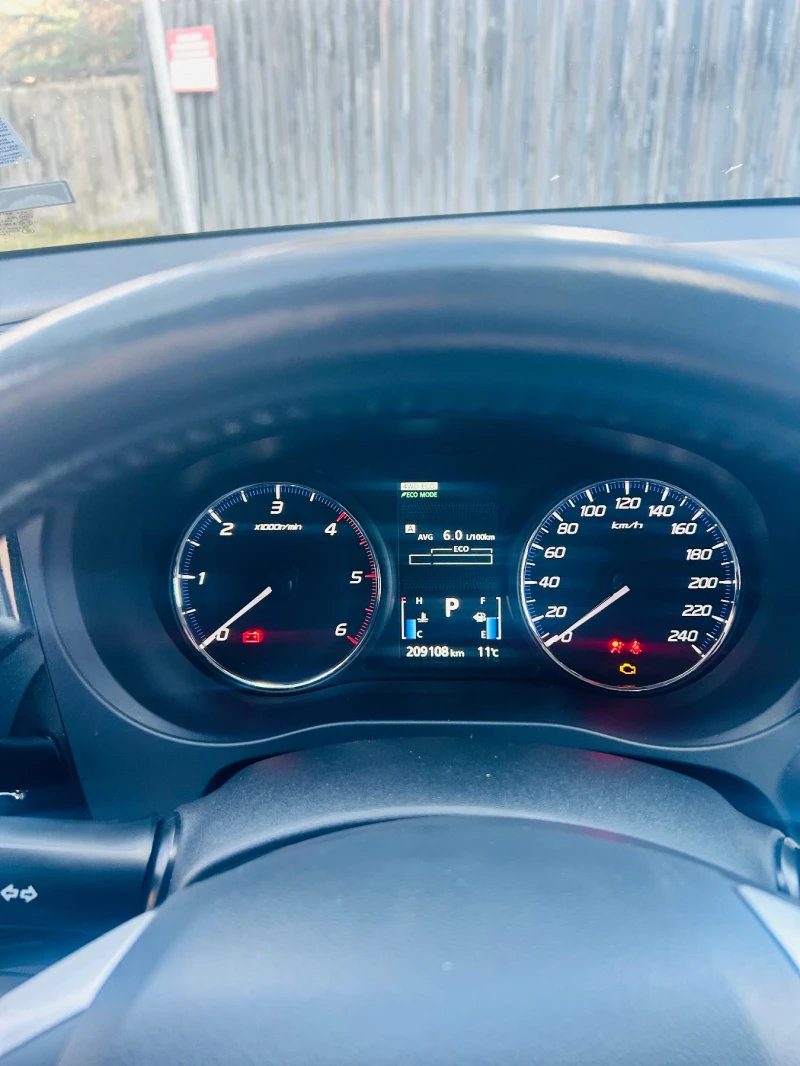 Mitsubishi Outlander Mitsubishi Outlander 2.2D 4WD, 7 местен, снимка 15 - Автомобили и джипове - 53459200