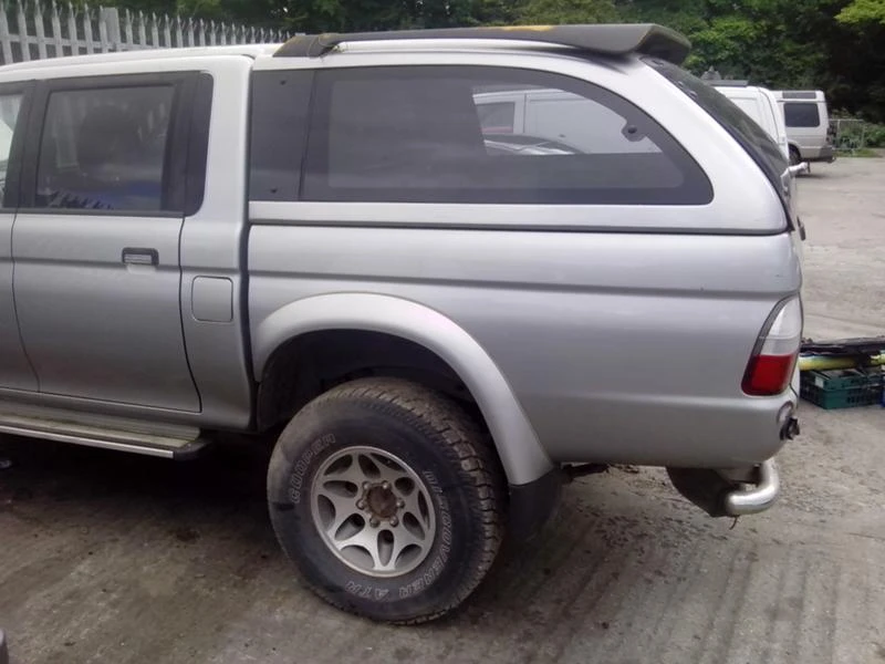 Mitsubishi L200 2,5 TDI116ks, снимка 5 - Автомобили и джипове - 19276401