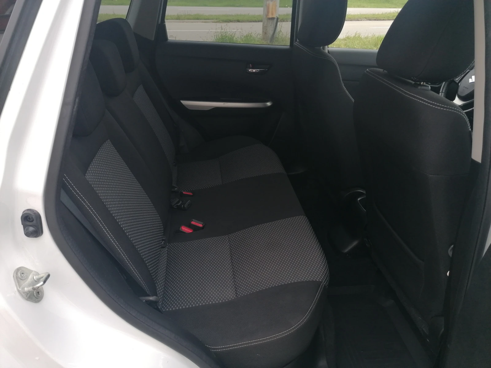 Suzuki Vitara 1.6 D 4X4  | Mobile.bg — изображение 16