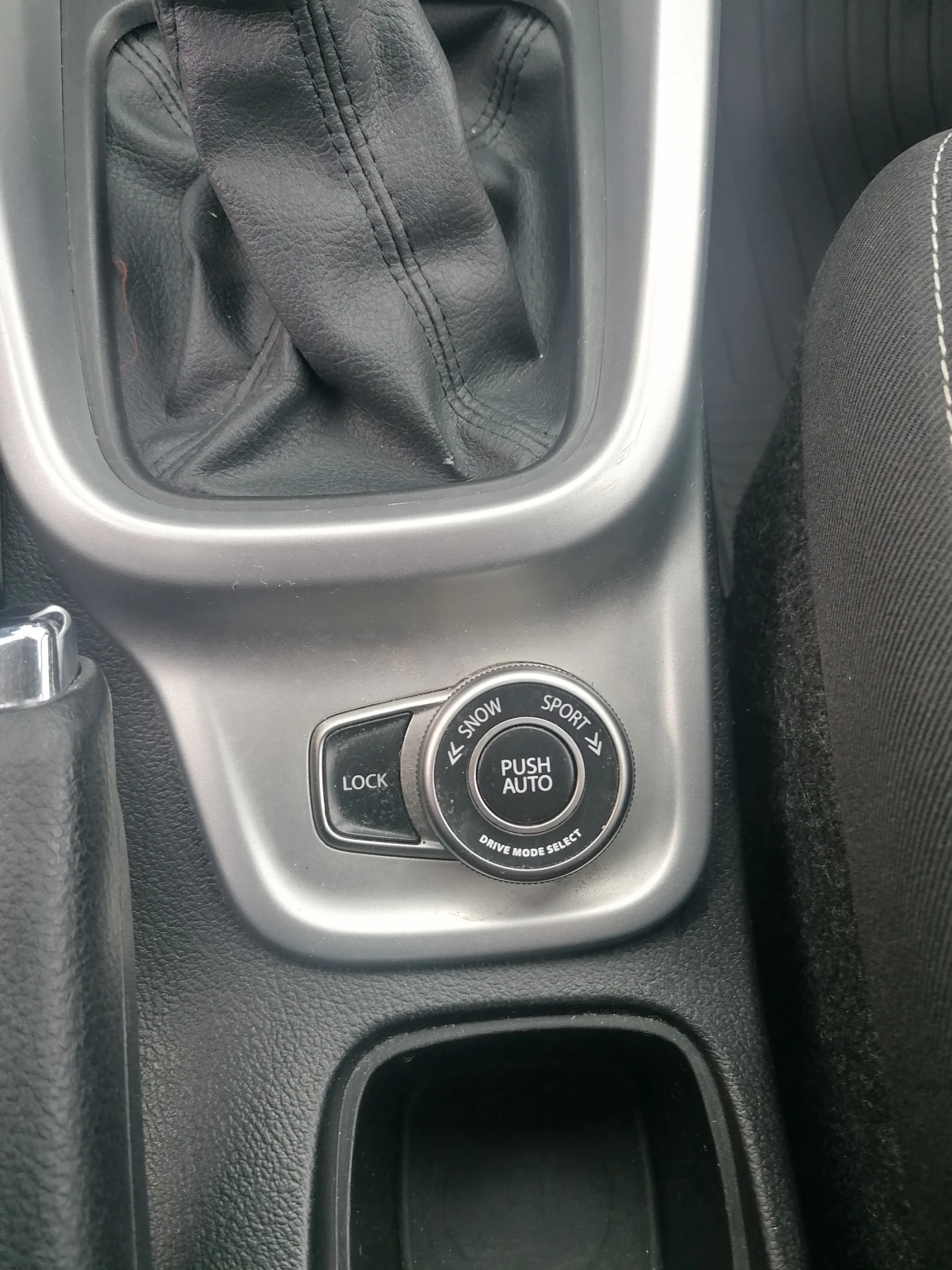 Suzuki Vitara 1.6 D 4X4  | Mobile.bg — изображение 12