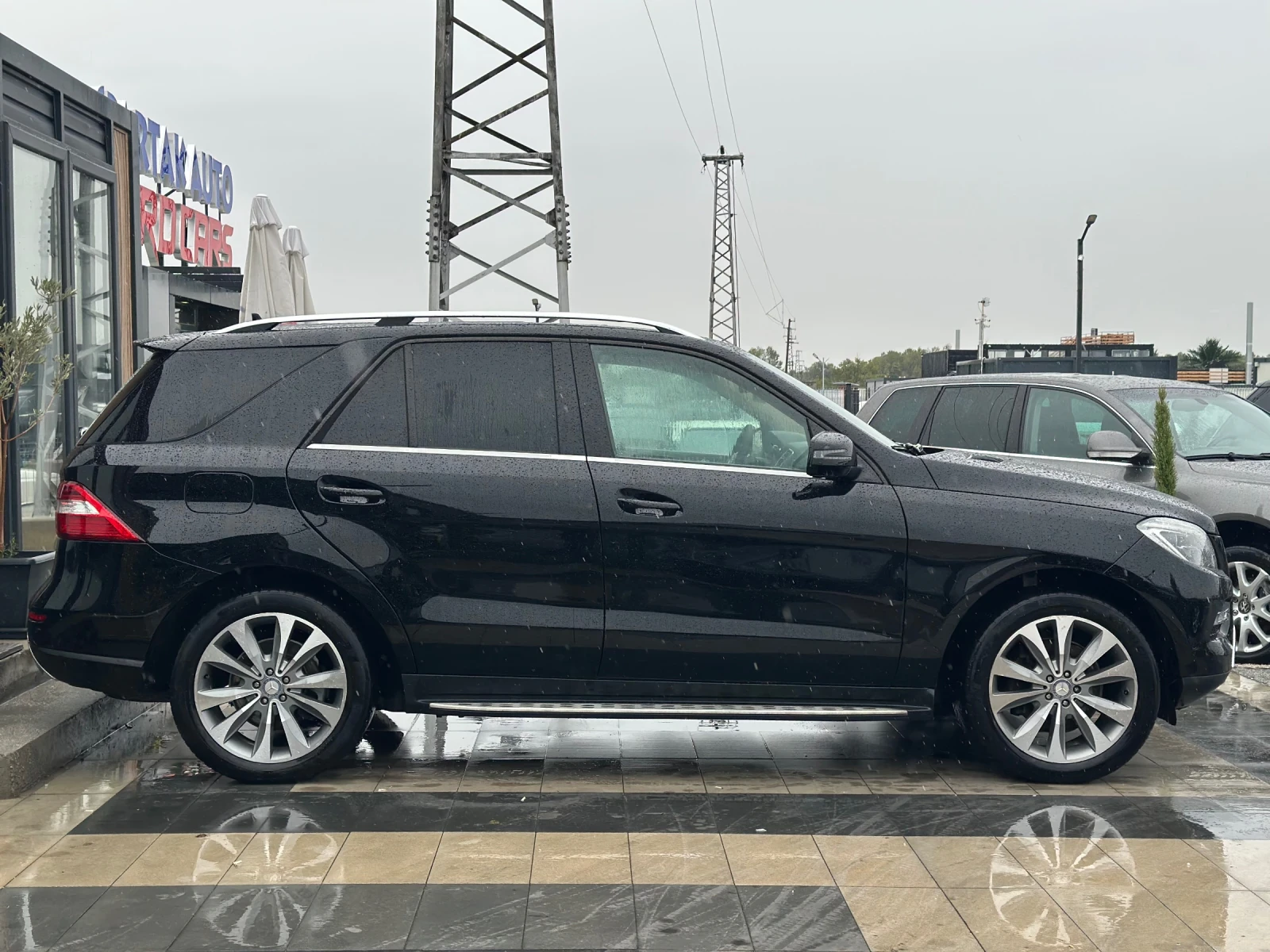 Mercedes-Benz ML 350 * Обдухване* HarmanKardon* Вакум* Камера*  - изображение 7