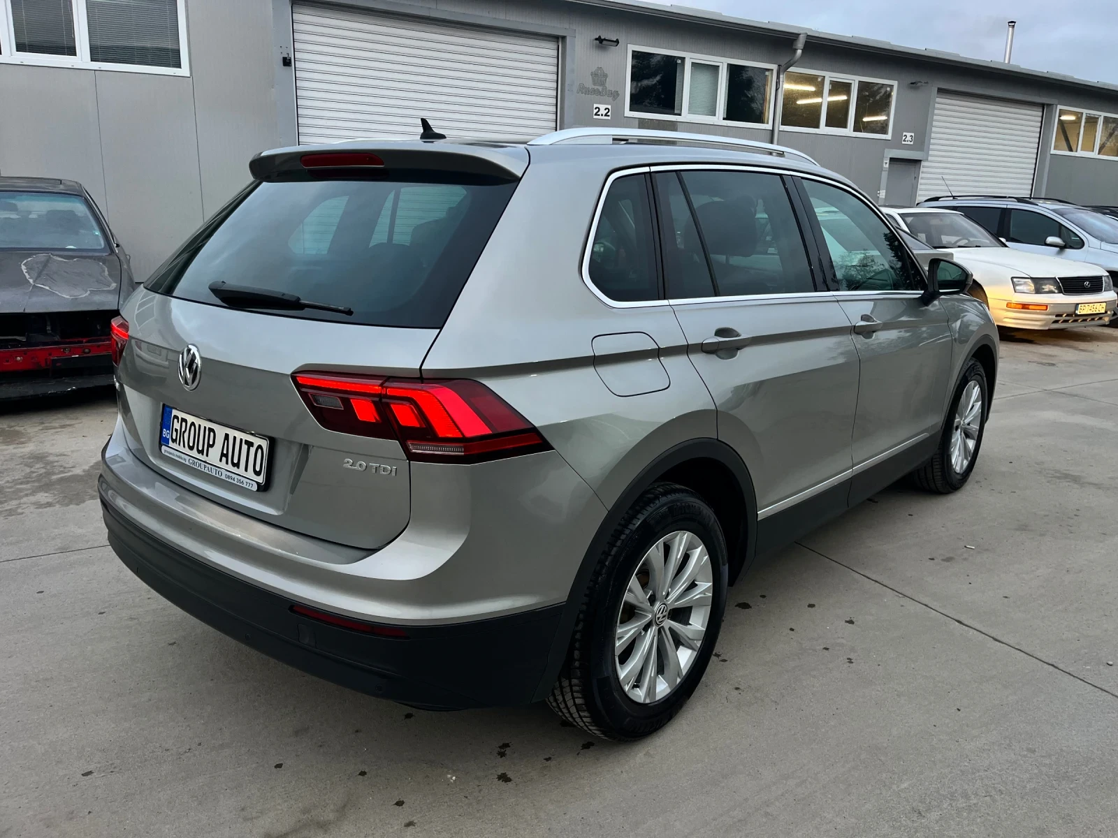 VW Tiguan 2, 0TDI-150k.c/АВТОМАТИК/НАВИГАЦИЯ/ДИСТРОНИК/НОВА! - изображение 6