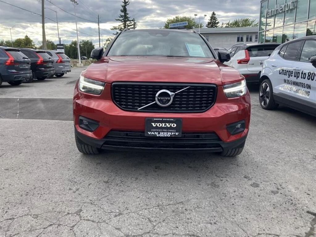 Volvo XC40 * АВТО КРЕДИТ* ЦЕНА ДО БГ * Сервизна история *  - изображение 2