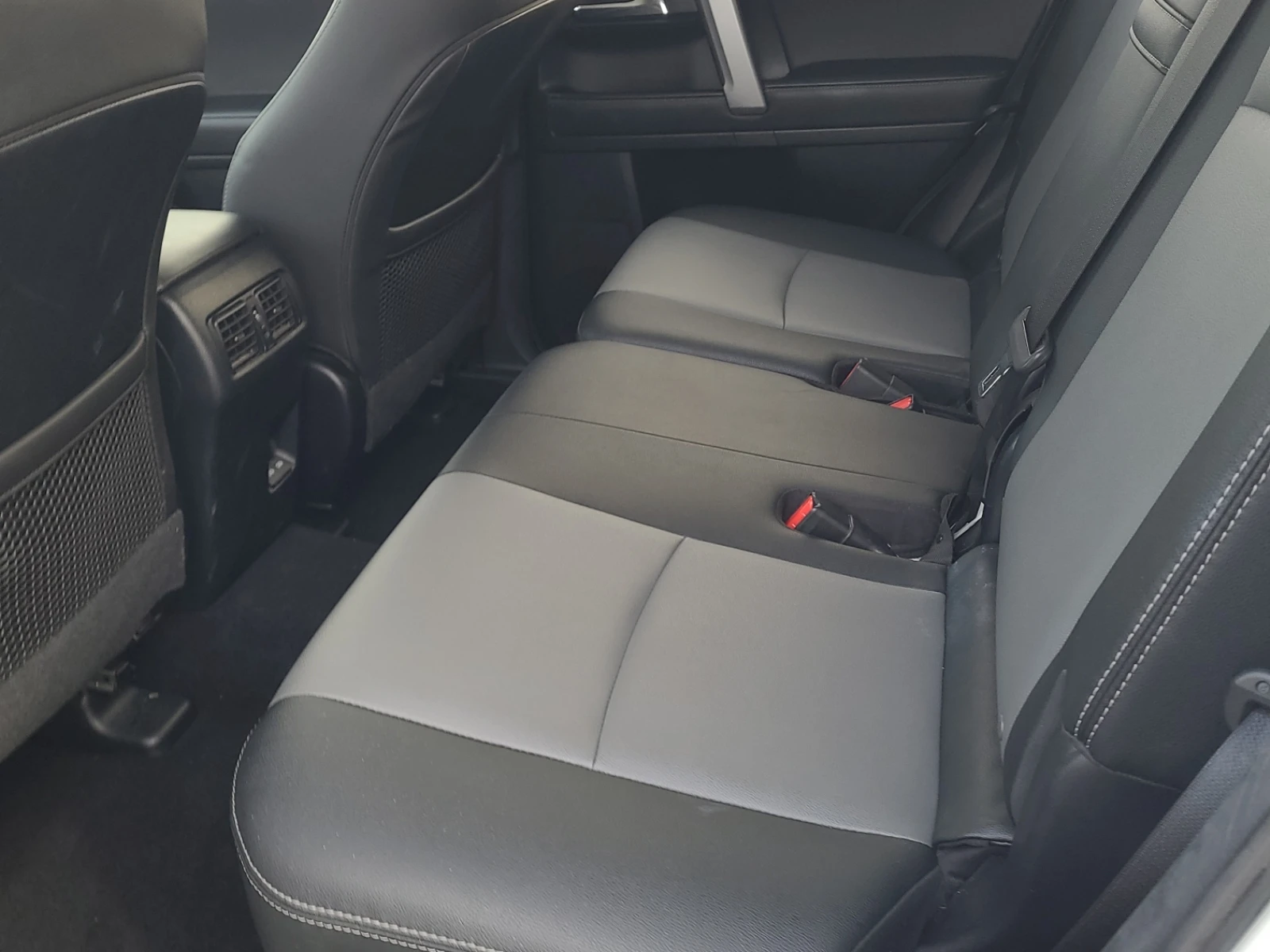 Toyota 4runner SR5 Premium 4WD - изображение 9