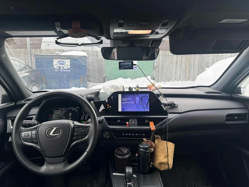 Lexus UX 300h * CARFAX* ПОДГРЕВИ* ШИБИДАХ - изображение 9