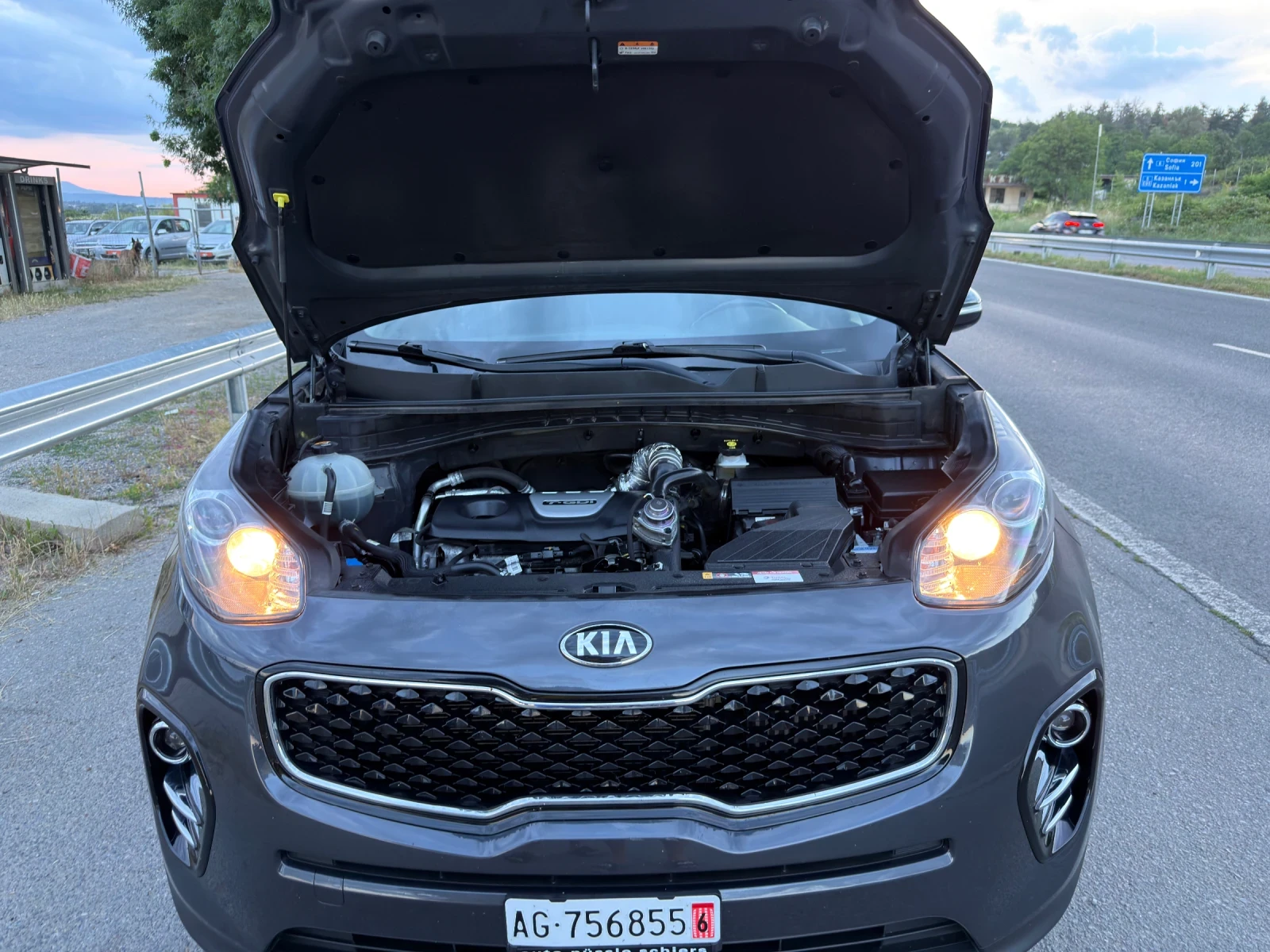 Kia Sportage 1.6 T-GDi 4x4 ШВЕЙЦАРИЯ, снимка 13 - Автомобили и джипове - 56194095