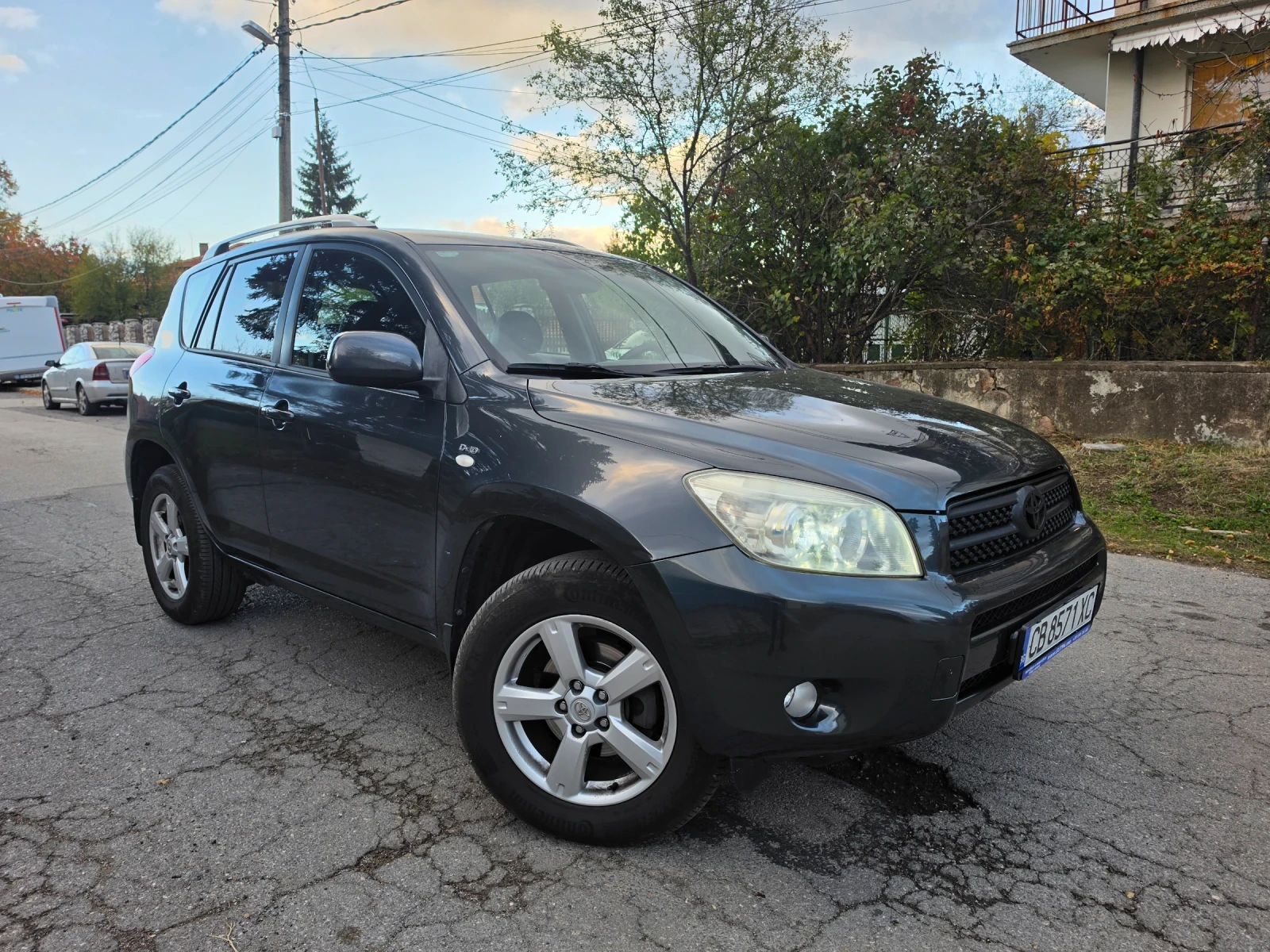 Toyota Rav4 D NAVI КОЖА ОБСЛУЖЕН ОТ ДО!!!!