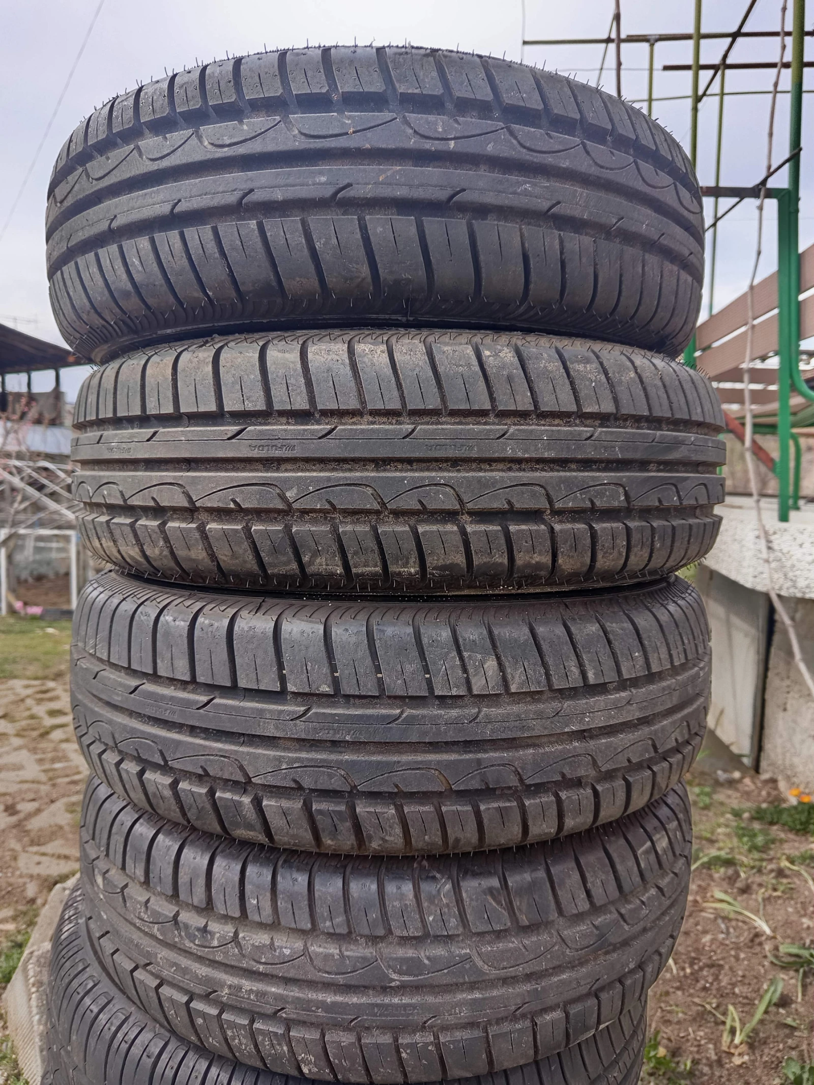 Гуми Летни 175/70R13