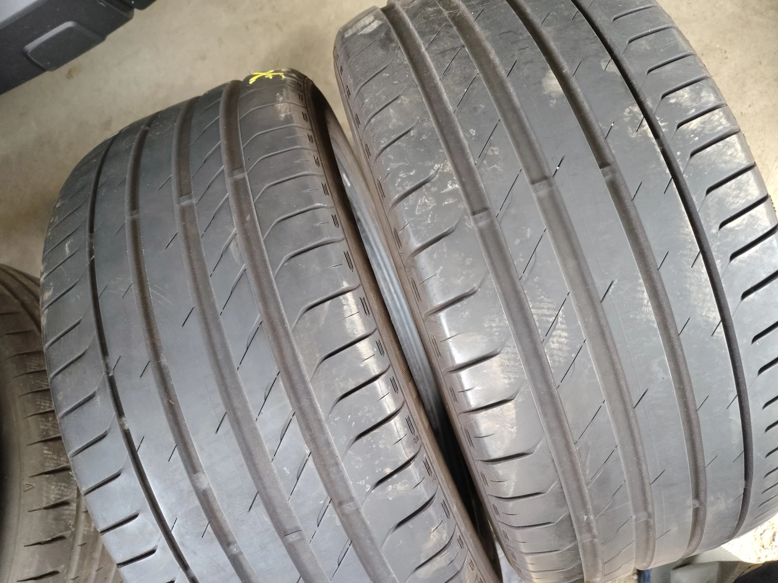 Гуми Летни 255/45R18, снимка 2 - Гуми и джанти - 55842240