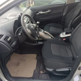 Toyota Auris 1.4 Бензин, снимка 8