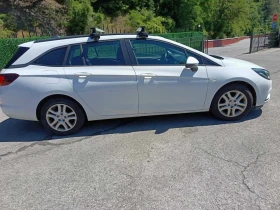 Opel Astra SPORTS TOURER, снимка 2
