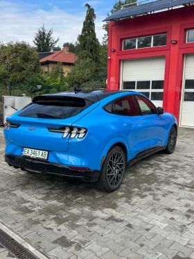 ����� �� �������� �� Ford Mustang Mach-E AWD