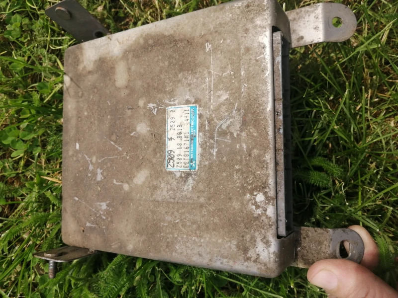 Mazda 323, снимка 8 - Автомобили и джипове - 52037262