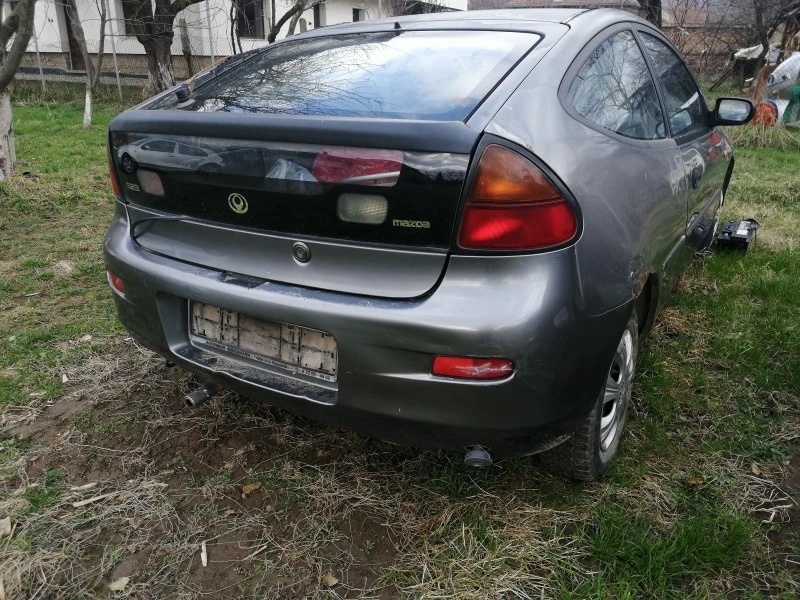 Mazda 323, снимка 4 - Автомобили и джипове - 44352209