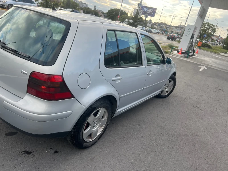 VW Golf 1.9 TDI 90кс, снимка 7 - Автомобили и джипове - 47320833