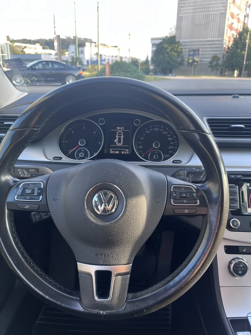 VW Passat, снимка 8 - Автомобили и джипове - 47336773