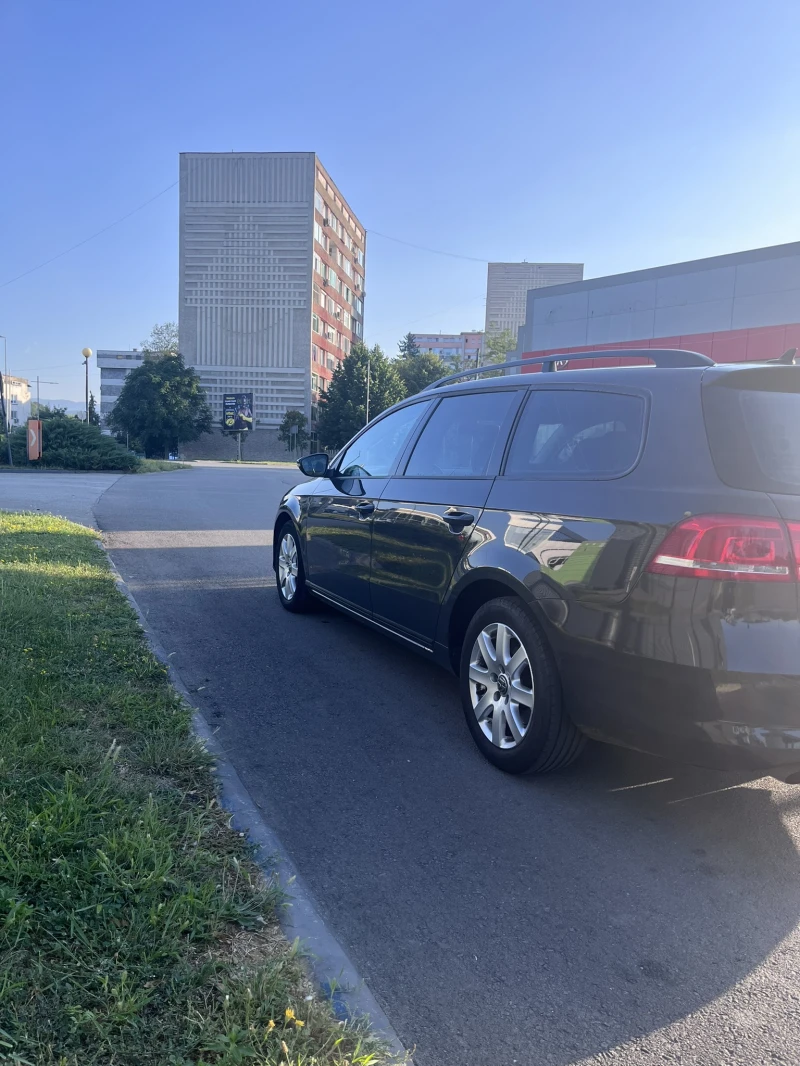 VW Passat, снимка 5 - Автомобили и джипове - 47336773