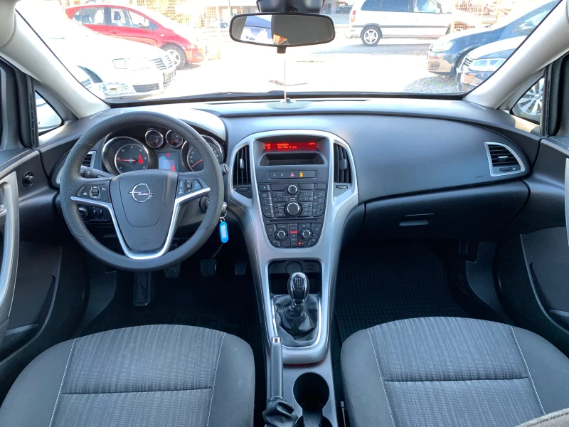 Opel Astra 1.7 CDTI, снимка 7 - Автомобили и джипове - 47539859