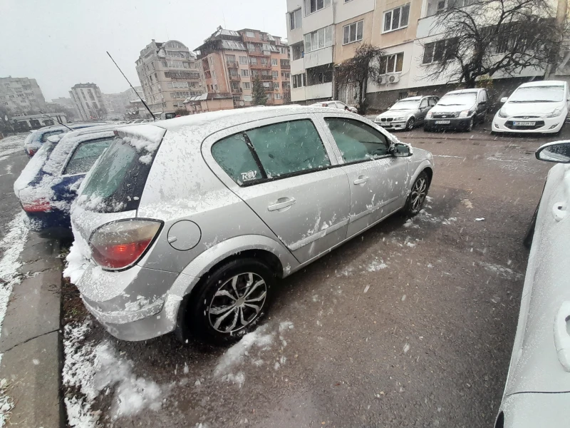 Opel Astra H, снимка 5 - Автомобили и джипове - 48261968