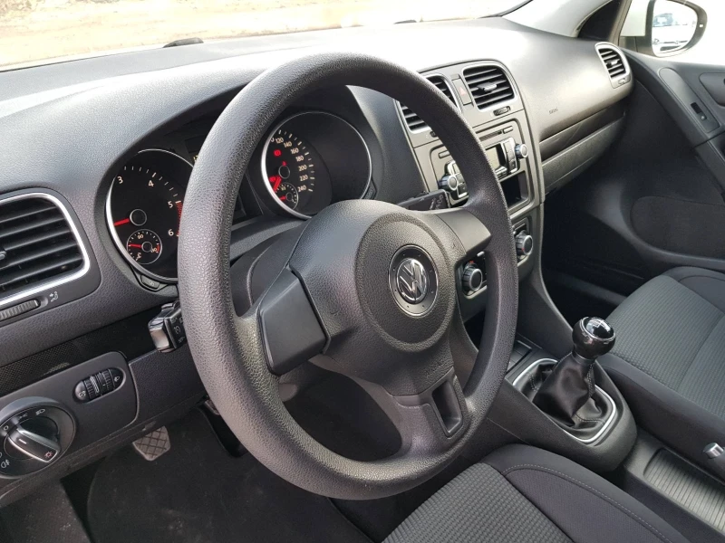 VW Golf VI 2.0 TDI, снимка 9 - Автомобили и джипове - 48418589