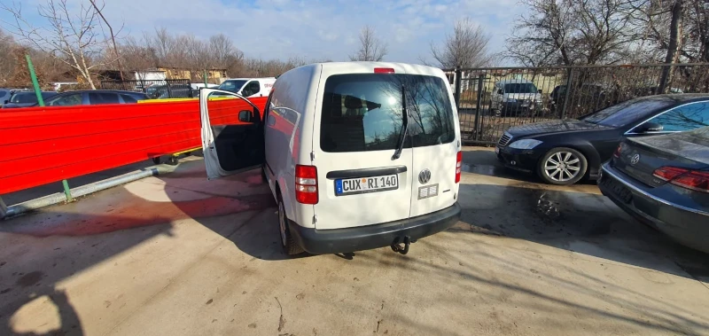 VW Caddy Товарен , снимка 4 - Автомобили и джипове - 48713039