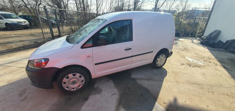 VW Caddy Товарен , снимка 6 - Автомобили и джипове - 48713039