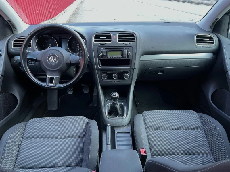 VW Golf 1.6TDI, снимка 9 - Автомобили и джипове - 49091330