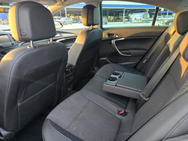 Opel Insignia Cosmo 1.6 SIDI TURBO, снимка 17 - Автомобили и джипове - 52434313