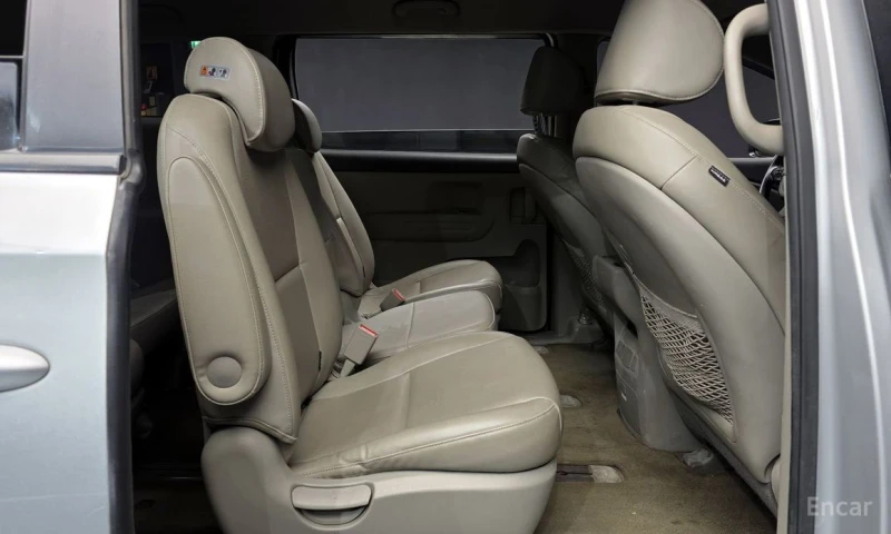 Kia Carnival, снимка 13 - Автомобили и джипове - 53174634