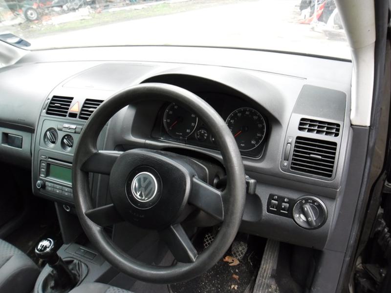 VW Touran 2.0 TDI На части, снимка 9 - Автомобили и джипове - 24667125