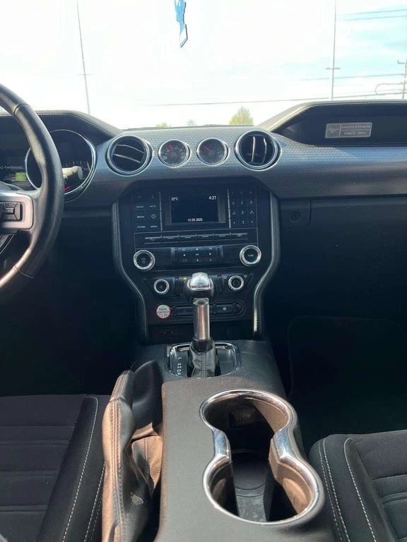 Ford Mustang * I4 Coupe * CARFAX * ЦЕНА ДО БГ - изображение 8