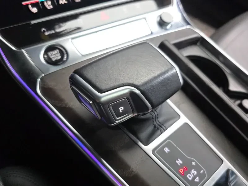 Audi A6 2.0 TFSI, снимка 9 - Автомобили и джипове - 55084448