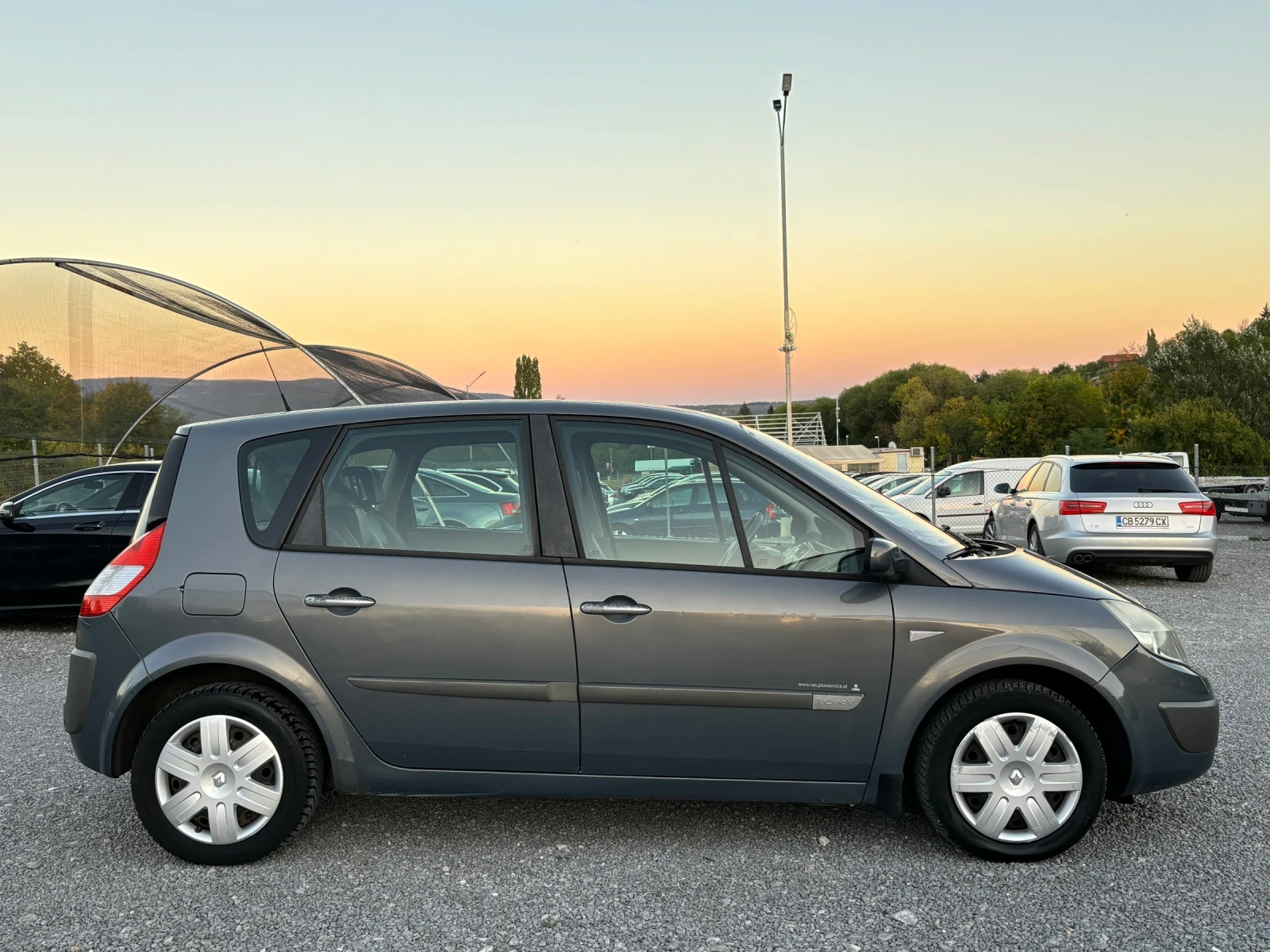 Renault Scenic 1.6i  - изображение 7