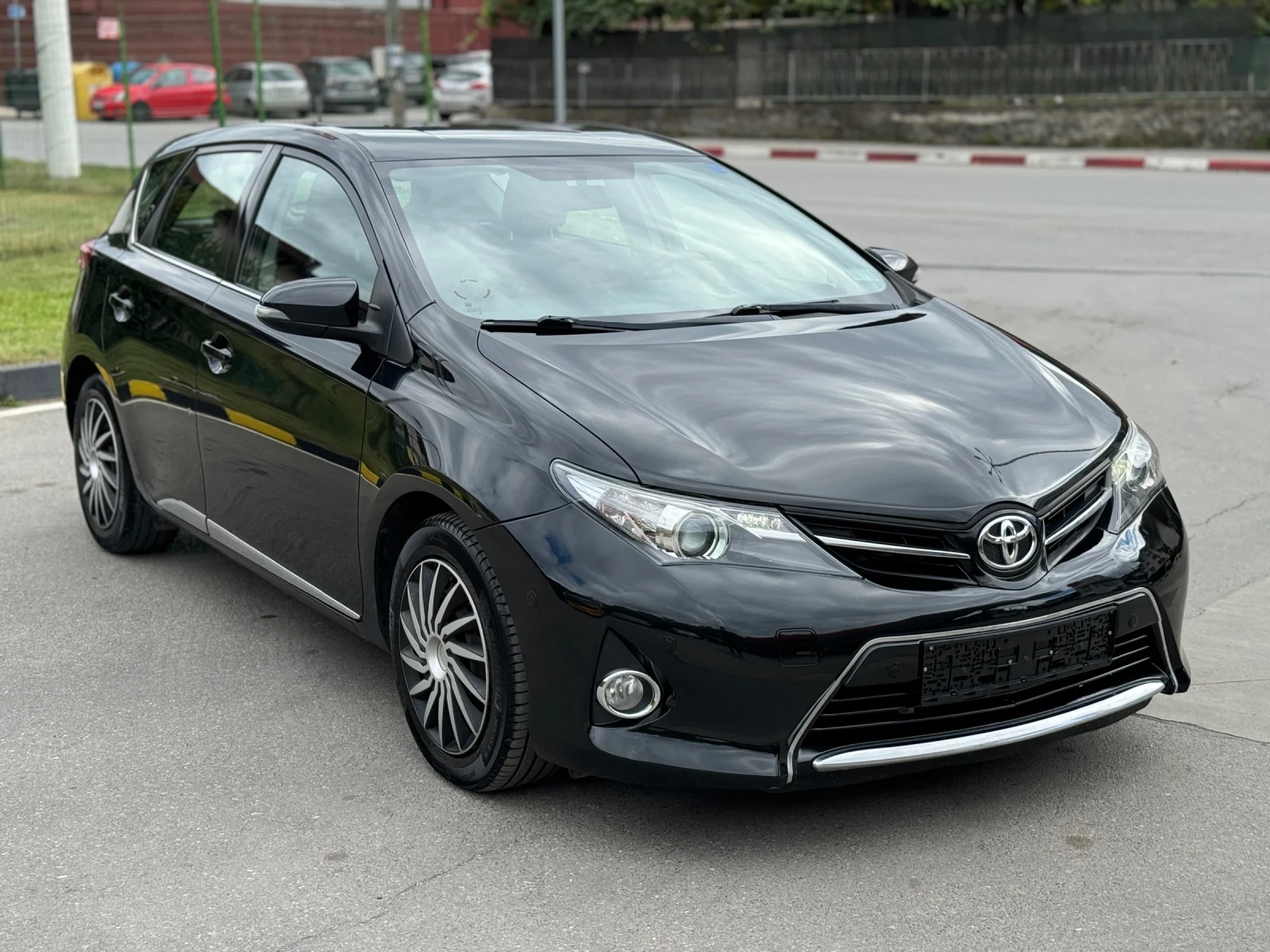 Toyota Auris 2.0 D-4D Навигация* Климатроник* Печка - изображение 5