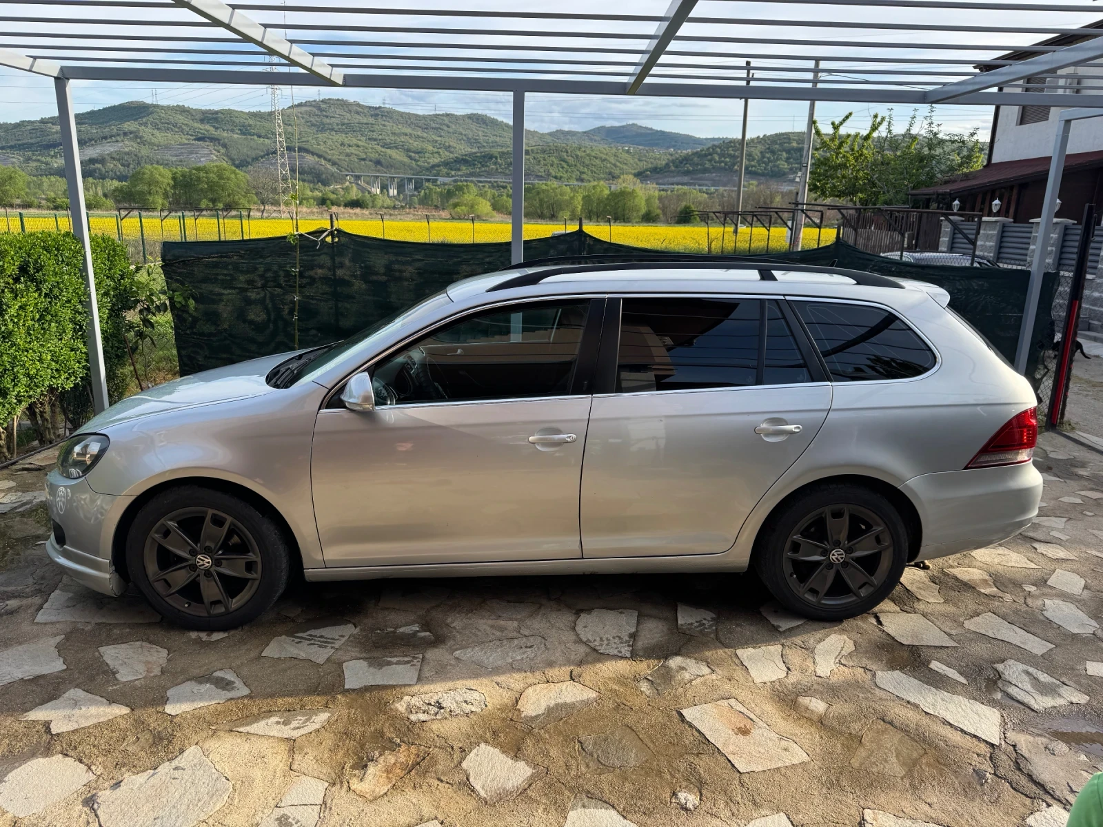VW Golf Variant 1.6 TDI  - изображение 5